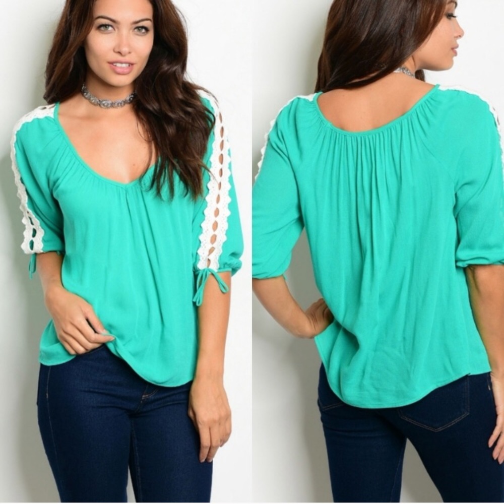 They’re In! Emerald Green Crochet 3/4 Sleeve Top